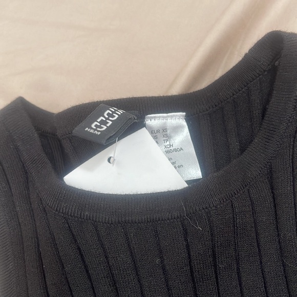 H&M Black Ribbed Tank - Picture 3 of 5